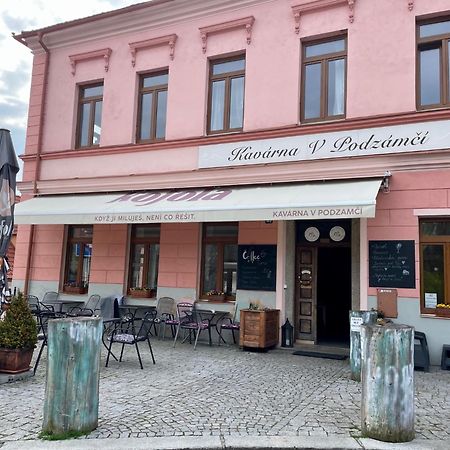 Apartmany V Podzamci V Blizkosti Zamku Blatna Exterior photo