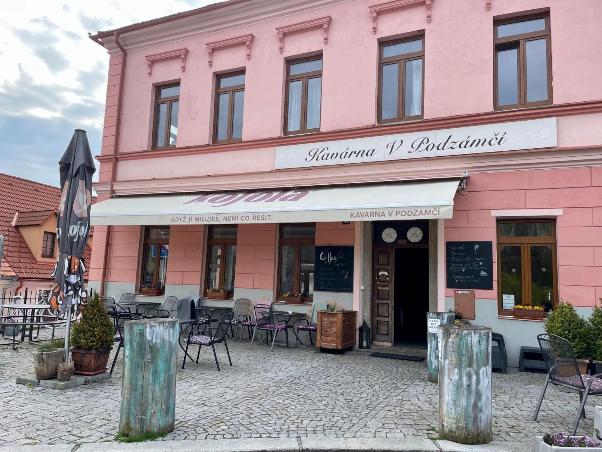 Apartmany V Podzamci V Blizkosti Zamku Blatna Exterior photo